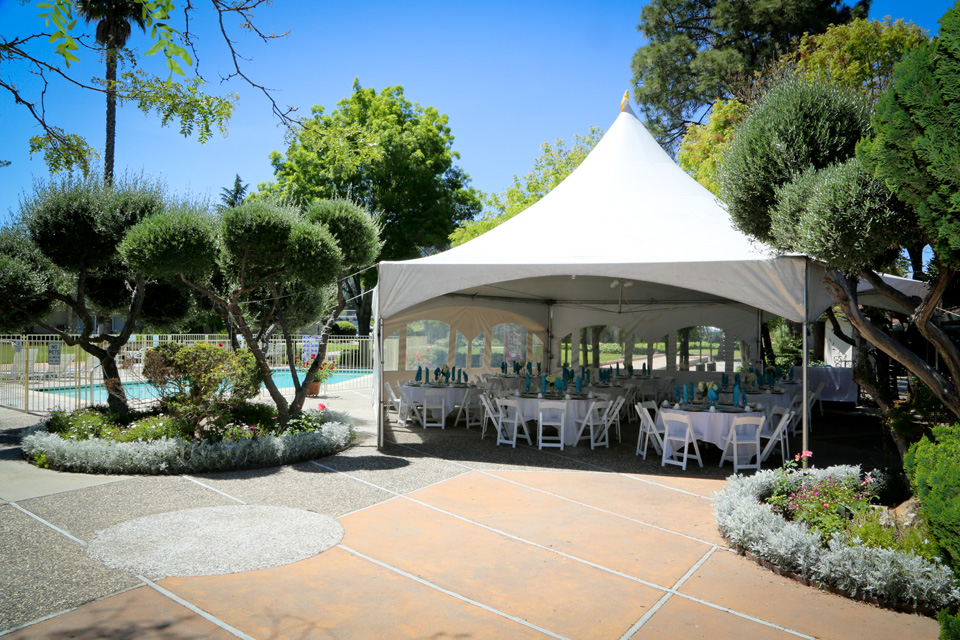 Poolside Patio - Los Gatos Lodge - Los Gatos, CA 